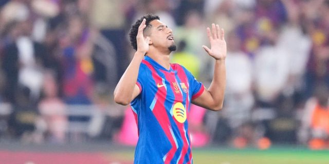 رسالة أراوخو الحاسمة للاعبي برشلونة قبل الفوز بالسوبر
