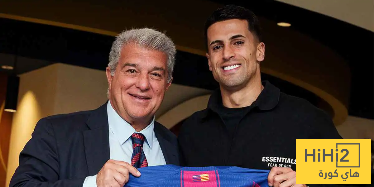 فليك يحسم موقف كانسيلو من الظهور الأول مع برشلونة