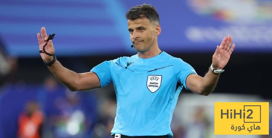 حكم مواجهة برشلونة وريال سوسيداد بعيدًا عن مستواه منذ فترة