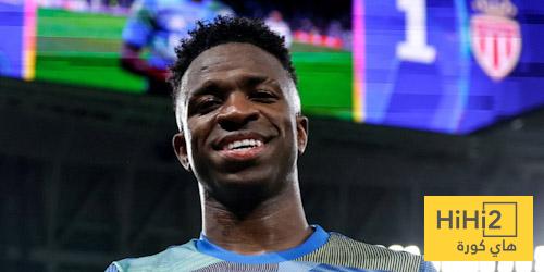 انقسام بين النقاد بسبب فينيسيوس