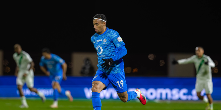 تألق ستة لاعبين من الأهلي ونيوم