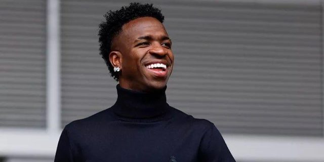 صور: وصول بعثة ريال مدريد إلى لشبونة