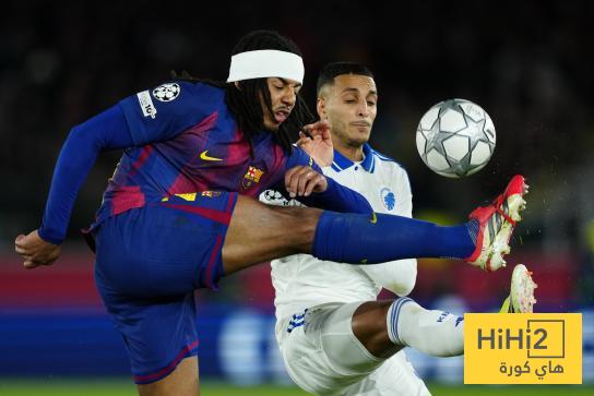 برشلونة يلعب من اليمين فقط!
