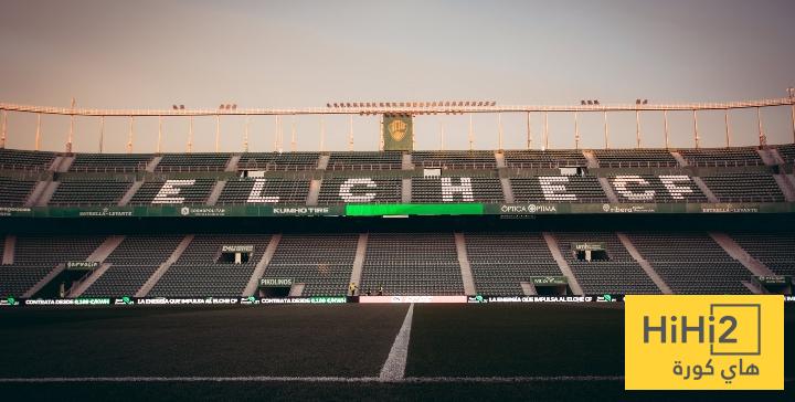 ملعب التشي في أتم الجاهزية للقاء برشلونة.. صور