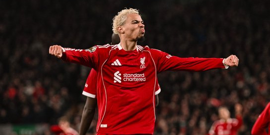 ليفربول يتقدم على نيوكاسل في الشوط الاول ليفربول يتقدم على نيوكاسل في الشوط الاول