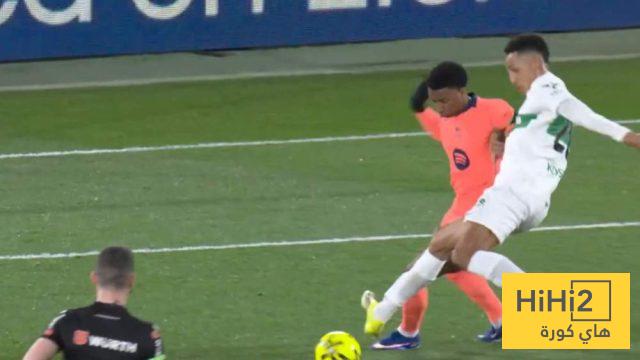 جدل تحكيمي جديد في برشلونة