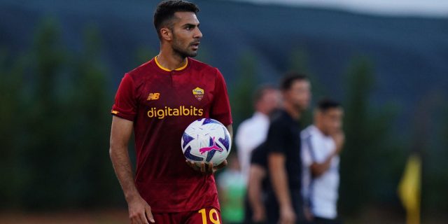 ليفربول يراقب لاعب روما