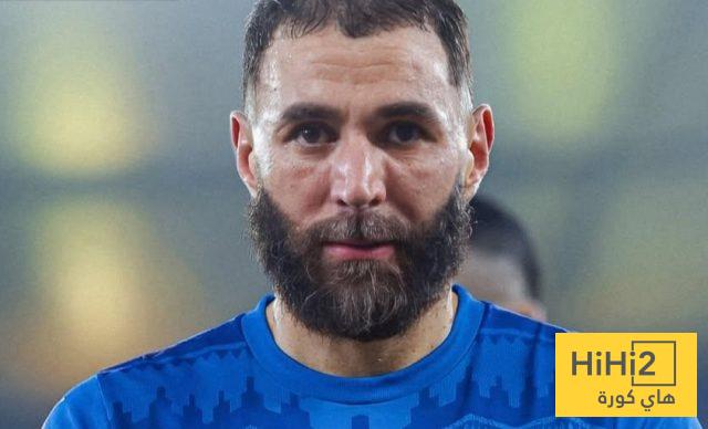 هل تتحمل غرفة ملابس الهلال أسلوب بنزيما ؟