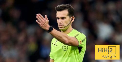 رسميا .. كوينتيرو غونزاليس حكما لمباراة برشلونة ضد مايوركا