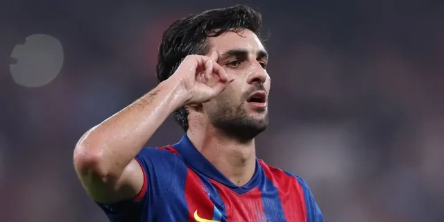 برشلونة يستهدف تمديد عقد فيران توريس