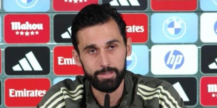 أربيلوا يكشف سبب عدم الاستقرار على ظهيري الريال