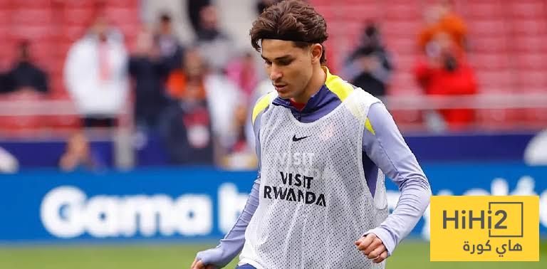 جوليان الفاريز يثير الجدل