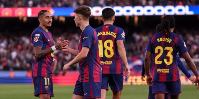 برشلونة بالعلامة الكاملة في الكامب نو