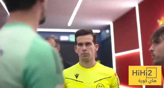 الكشف عن حديث الحكم مع كارفخال وكورتوا بين شوطي مباراة اوساسونا 16 الكشف عن حديث الحكم مع كارفخال وكورتوا بين شوطي مباراة اوساسونا 15