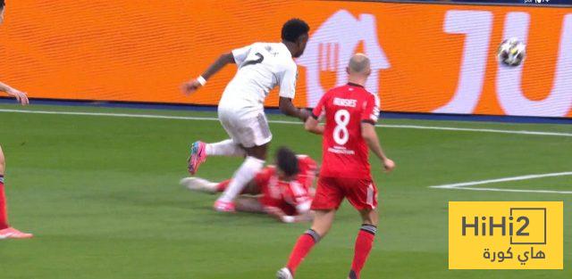 “فضيحة” الحكم يحرم ريال مدريد من ركلة جزاء واضحة أمام بنفيكا!