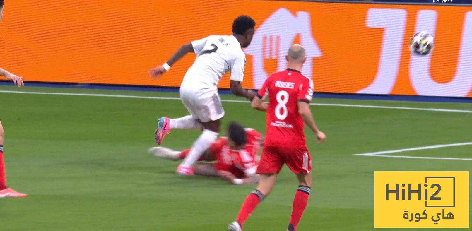 “فضيحة” الحكم يحرم ريال مدريد من ركلة جزاء واضحة أمام بنفيكا!