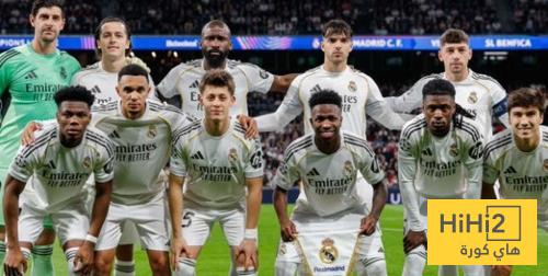 طرد مشجع لريال مدريد من مدرجات البرنابيو