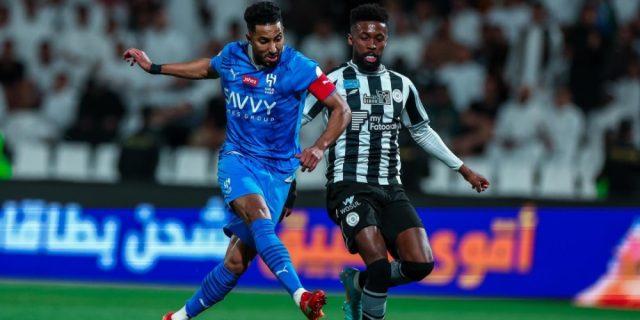 التشكيل الرسمي : من يقود هجوم الشباب ضد الهلال؟