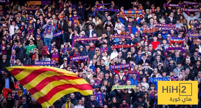 جماهير برشلونة تتوافد على ملعب الكامب نو