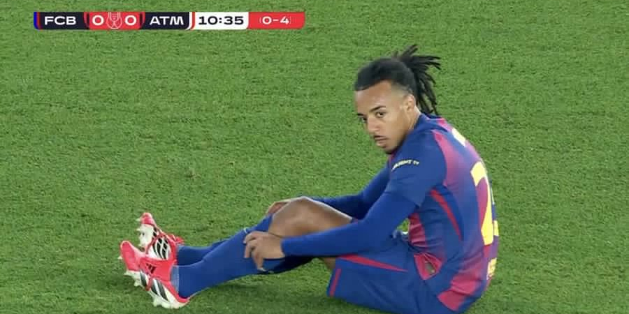 عاجل: كوندي يغادر لقاء اتلتيكو مصابا