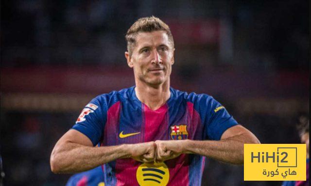 ليفاندوفسكي يستحق عامًا إضافيًا في برشلونة