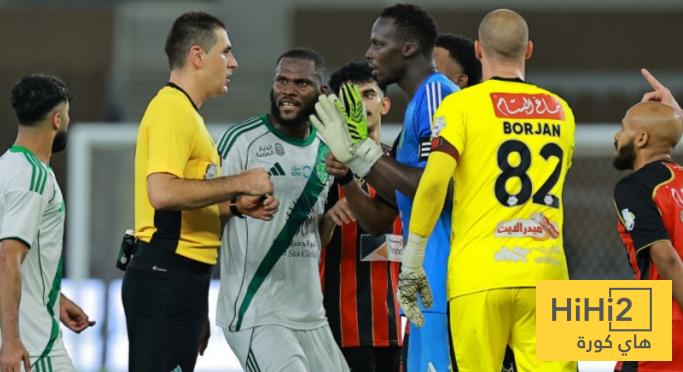 إنذار واحد يُبعد نجم الأهلي عن المباراة القادمة ! إنذار واحد يُبعد نجم الأهلي عن المباراة القادمة !