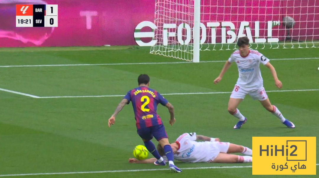 صور تفضح مقياس التحكيم بعد احتساب ركلة جزاء لبرشلونة …!