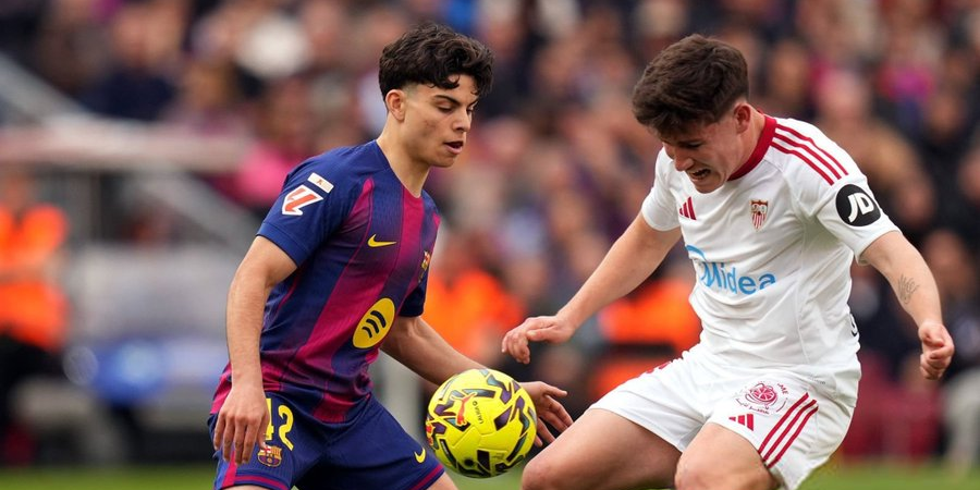 موهبة برشلونة يكشف ماذا يطلب منه فليك