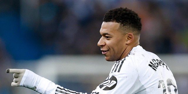 لاعب ليفربول لديه إمكانات مثل مبابي