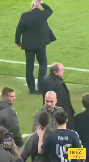 صور : غوارديولا يتجاهل مصافحة بيتارش 4 صور : غوارديولا يتجاهل مصافحة بيتارش 3