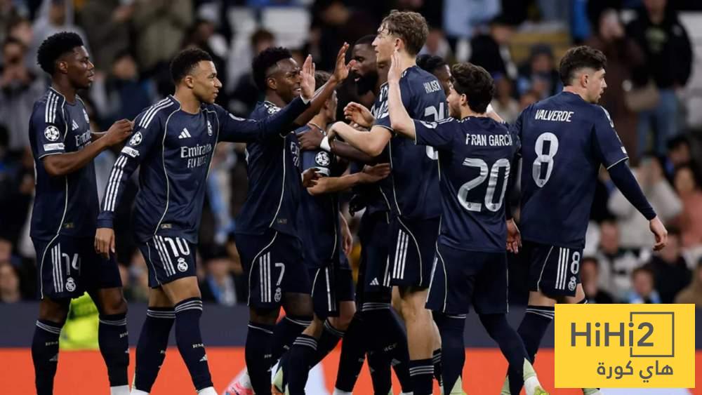 هذا لاعب يستفزك من المدرجات!