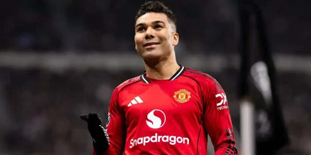 بند مثير في عقد كاسيميرو قبل رحيله من مانشستر يونايتد