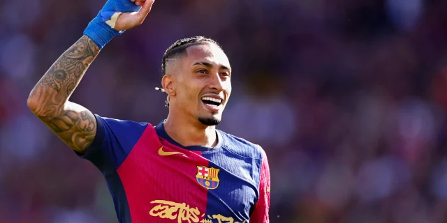 التشكيلة المثالية لليغا في مارس.. كم لاعب من برشلونة والريال؟