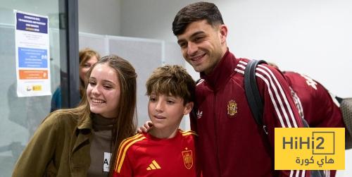 صور .. بعثة اسبانيا تصل كاستيلون استعدادا للقاء صربيا صور .. بعثة اسبانيا تصل كاستيلون استعدادا للقاء صربيا