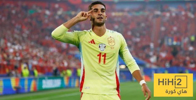 صورة .. مشجع يوجه طلب لـ فيران توريس