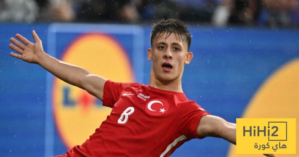 اردا غولر يقود تركيا الى كاس العالم