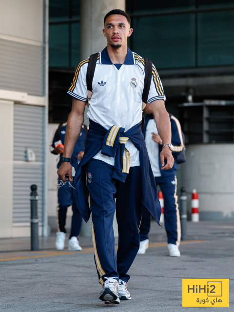 صور.. لاعبو ريال مدريد يتوجهون الى مايوركا 15