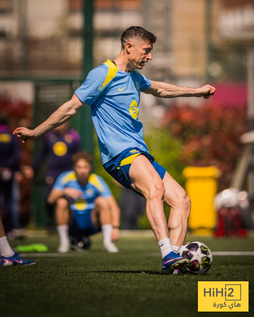 صور .. برشلونة يبدأ استعداداته للقاء اتلتيكو في دوري الابطال 11