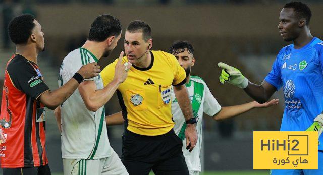 الأهلي مهدد بفقدان 4 لاعبين !