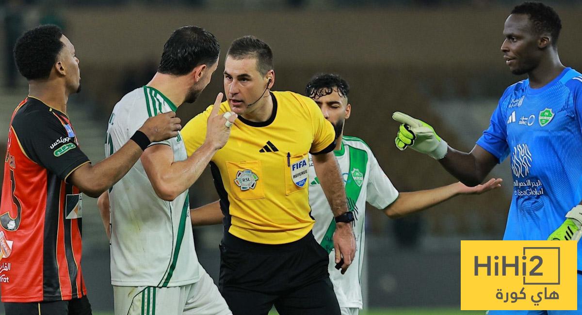 الأهلي مهدد بفقدان 4 لاعبين !