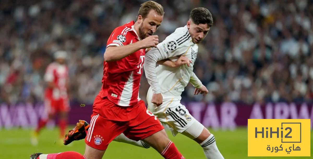 صورة : أداء الريال أمام البايرن يدفع مشجعيه لـ” الحلاقة ” في المدرجات ! صورة : أداء الريال أمام البايرن يدفع مشجعيه لـ” الحلاقة ” في المدرجات !