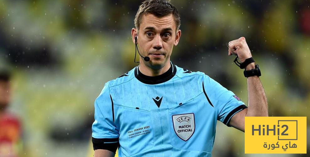 صور : الحكم الفرنسي يرحم برشلونة في اخر المباراة