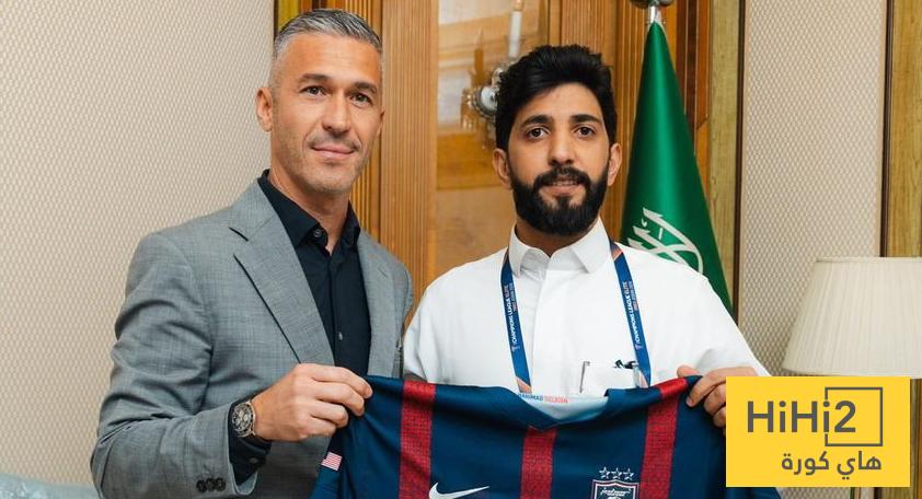 صور : جوهور يُصحح تصرف لاعبه المثير ضد المُسعف السعودي خلال لقاء الأهلي ! صور : جوهور يُصحح تصرف لاعبه المثير ضد المُسعف السعودي خلال لقاء الأهلي !