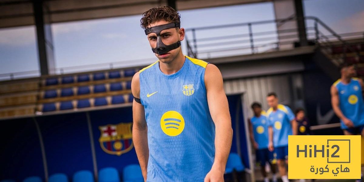 فيرمين لوبيز يظهر بالقناع في تدريبات برشلونة