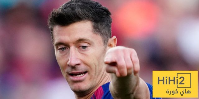 اجتماع حاسم بين برشلونة ووكيل ليفاندوفسكي