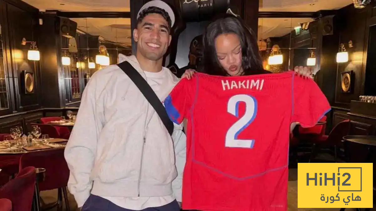 “مع حبي”.. حكيمي يهدي قميصه إلى النجمة ريهانا