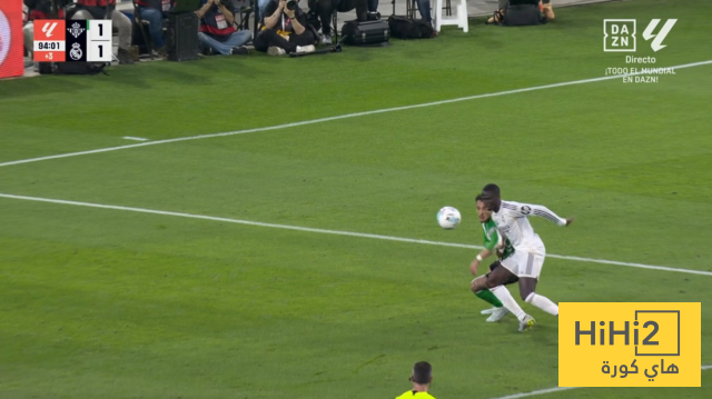 صور: فضيحة تحكيمية في هدف بيتيس امام ريال مدريد 1