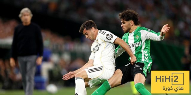 “أعطوا اللقب لبرشلونة الآن”.. صحفي يثور غضبا على التحكيم!