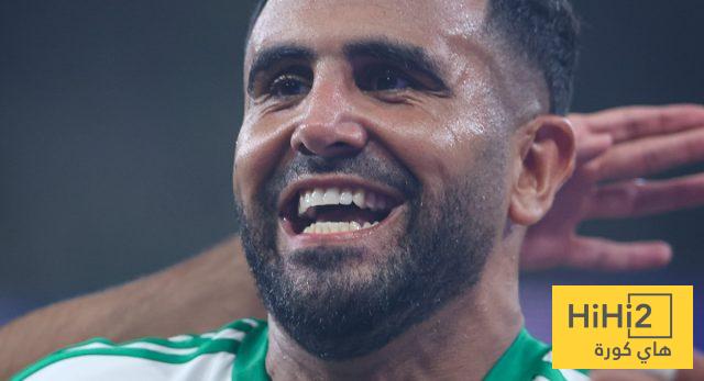 صور : هدية خاصة من رياض محرز للاعبي الأهلي !
