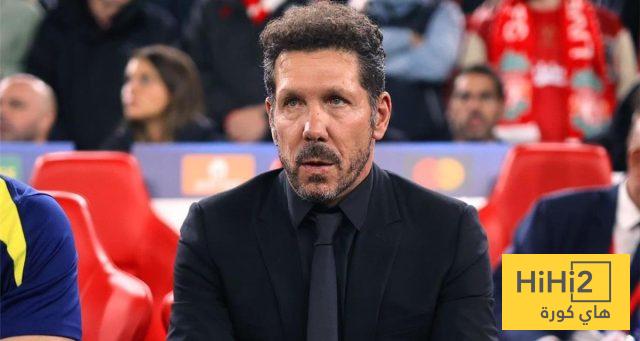 صورة.. سيميوني يعتدي على المدير الرياضي لأرسنال